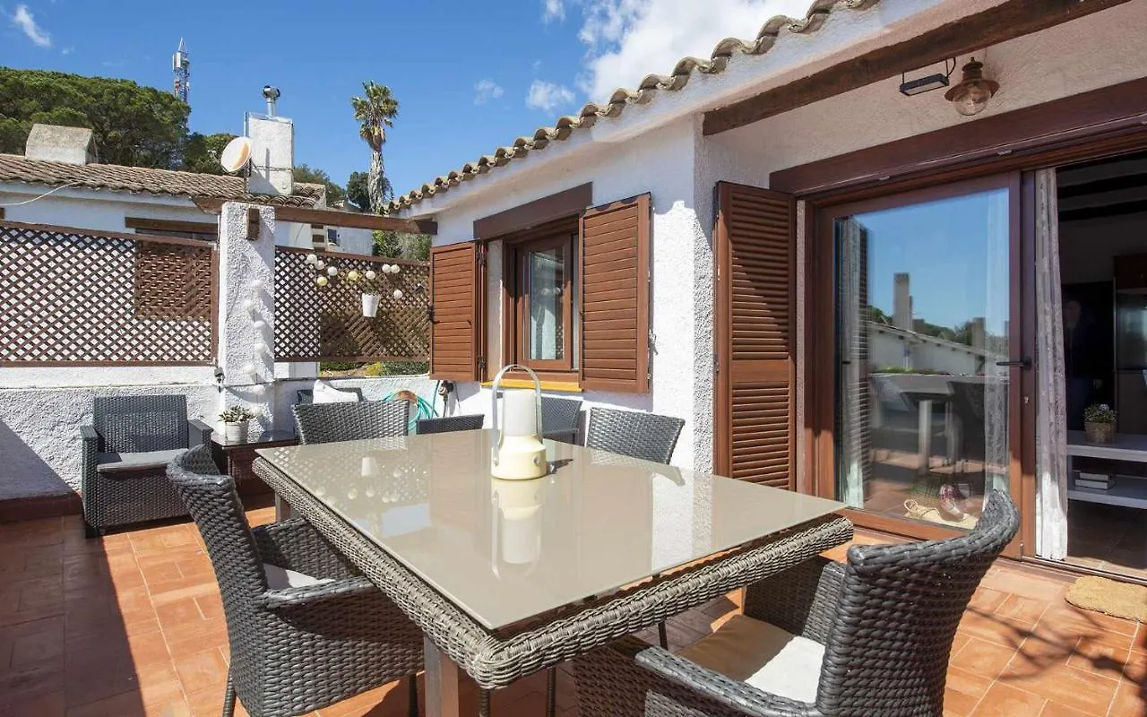 Villa Casa Tossa precioso jardín barbacoa piscina comunitaria y playa privada Tossa de Mar España