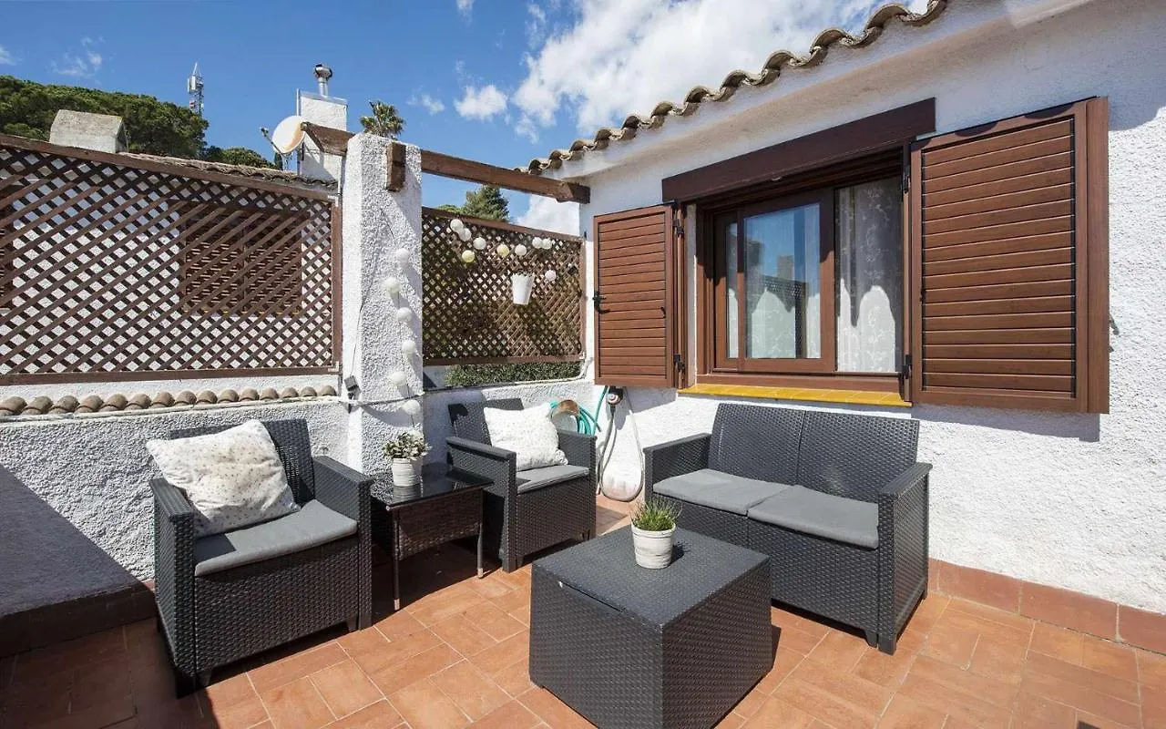 Сasa de vacaciones Villa Casa Tossa precioso jardín barbacoa piscina comunitaria y playa privada Tossa de Mar España